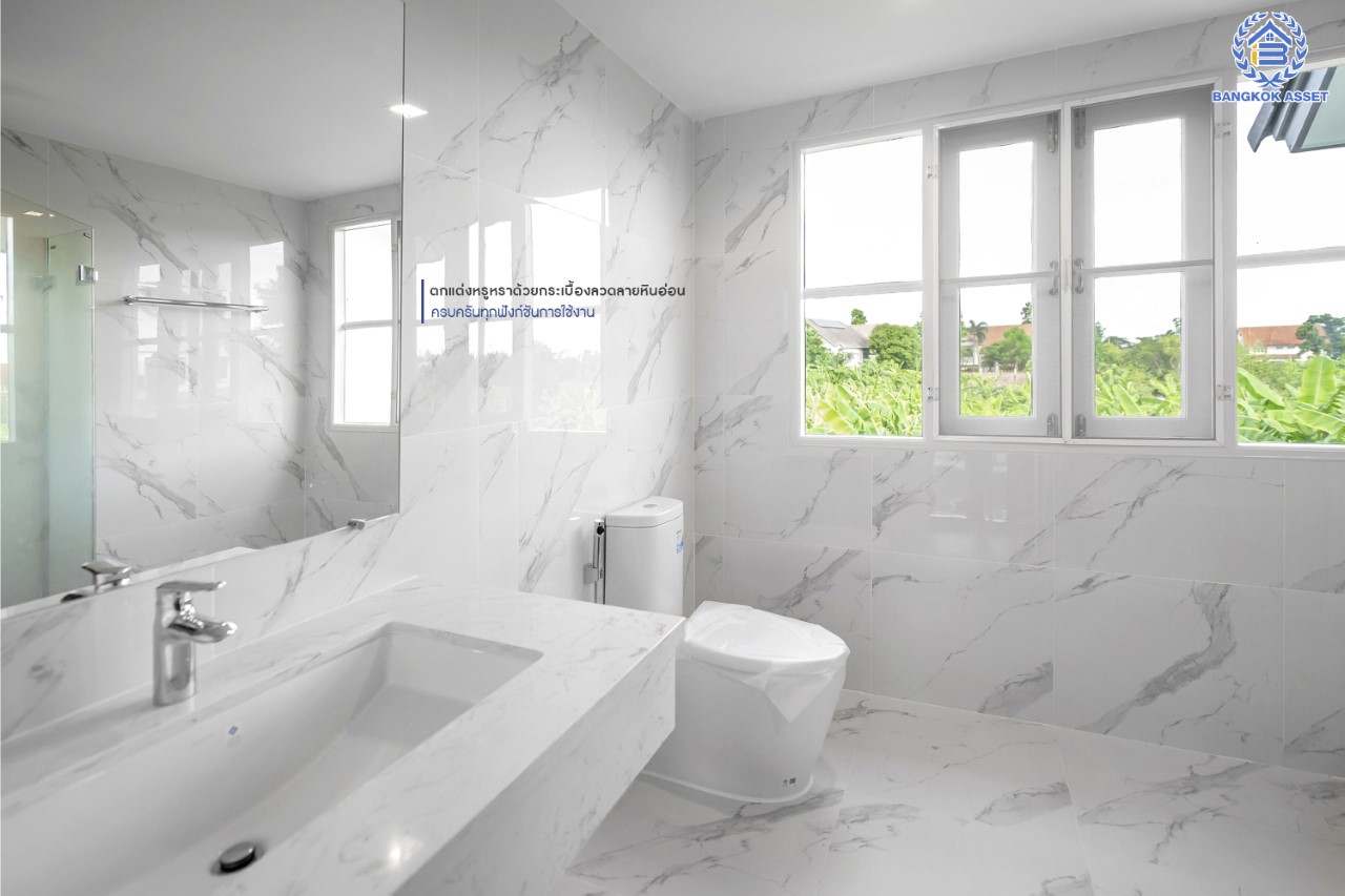 คฤหาสน์มือสองตกแต่งใหม่ ม.ลัดดารมย์ เพชรเกษม69  ตกแต่งหรูหราดีไซน์สุด Classic เนื้อที่ 103.2 ตร.ว. ฟังก์ชันจัดเต็ม 4 ห้องนอน 4 ห้องน้ำ จอดรถได้ถึง 4 คัน พร้อมพื้นที่สนามหญ้าด้านข้างกว้างกว่า 200 ตร.ม. บนทำเลศักยภาพ เชื่อมต่อหลายเส้นทาง ใกล้เดอะมอลล์บางแค จุดขึ้นทางด่วน "เพชรเกษม" และรถไฟฟ้าสายสีน้ำเงิน "สถานีหลักสอง"...